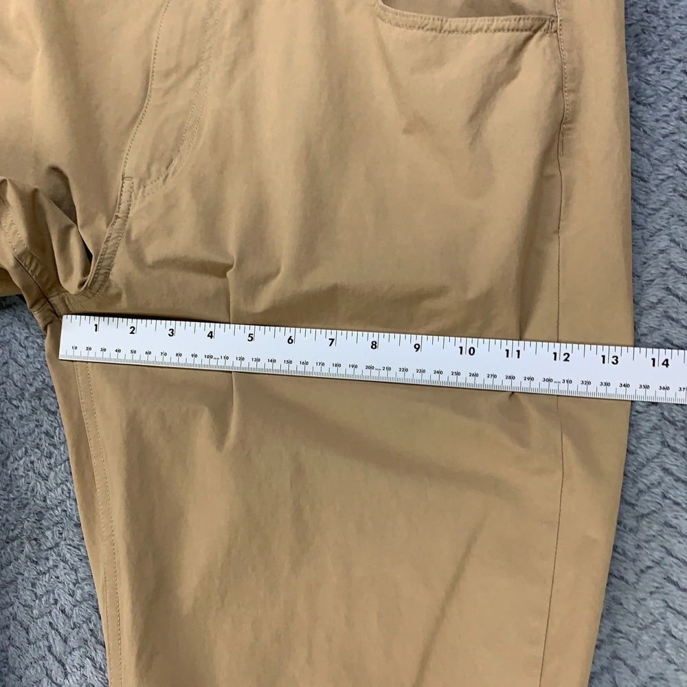 Vineyard Vines Performance Pants Mens 40x32 Tan Khaki Athletic Taper Stretch - Picture 7 of 12